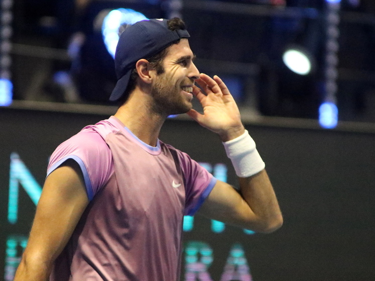 Хачанов вышел в третий круг теннисного турнира в Цинциннати, обыграв Ройе