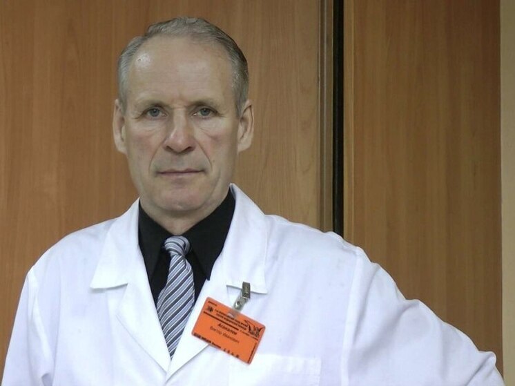 Мэрия Абакана поздравила известного врача города с 75-летием