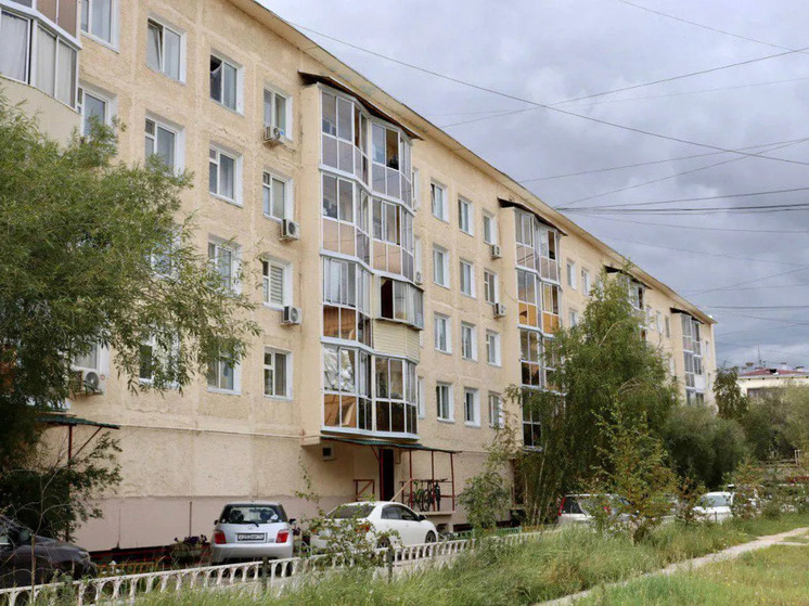 В Якутске проверили ход капитального ремонта многоквартирных домов