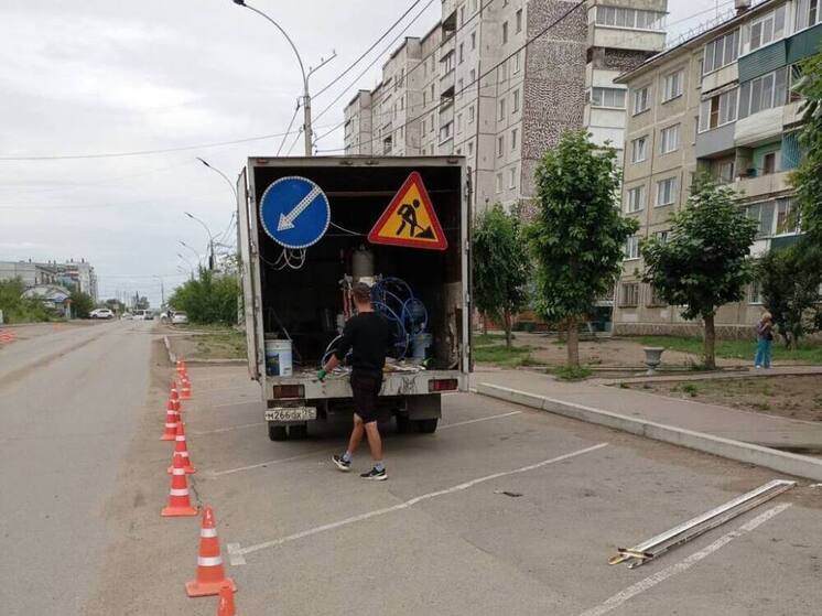 Расчистка улиц и откачка ливневых стоков в Чите продолжается