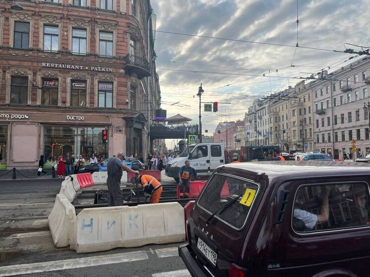 Невский проспект превратился в «дорогу ярости» во время масштабного ремонта