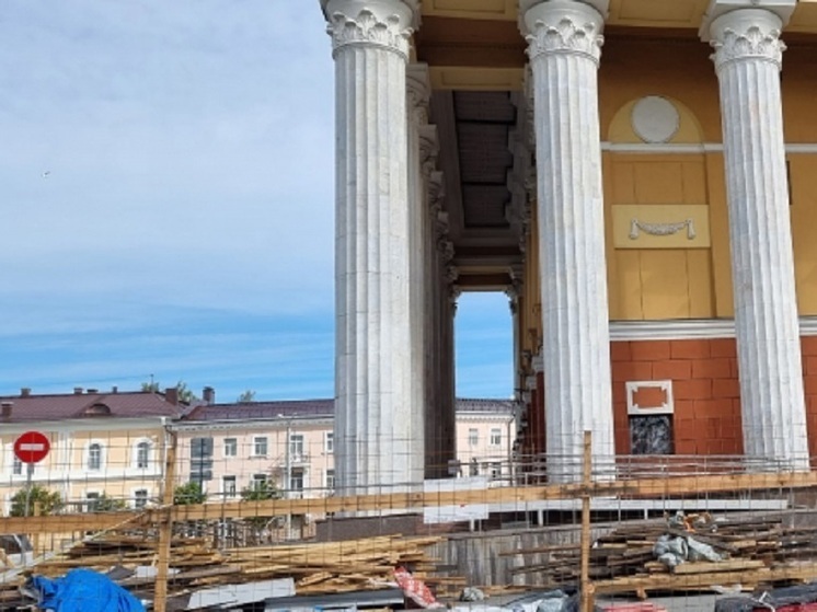 В Петрозаводске мужчина получил травмы после падения на строительной площадке часовни