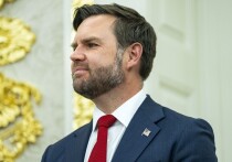 Через четыре дня после того как американский вице-президент Джей Ди Вэнс, как сообщается, попросил высокопоставленных чиновников администрации Трампа разработать новую коммуникационную стратегию для борьбы со скандалом вокруг покойного осужденного сексуального преступника Джеффри Эпштейна, он, похоже, вызвал новый виток возмущения в Интернете, хотя и пытался разрядить обстановку