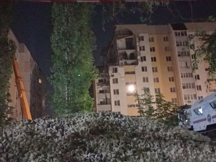 В Саратове после взрыва в 10-этажке повреждены 39 квартир. Более 80 жильцов остались без жилья