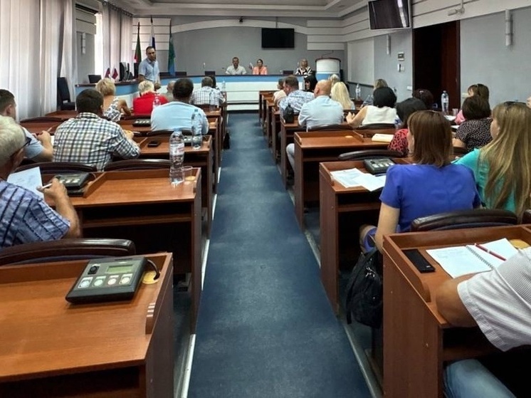 В Бердянске прошло совещание по подготовке школ к новому учебному году