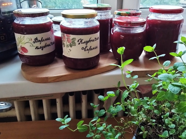 Простое клубничное варенье с целыми ягодами: пошаговый рецепт на зиму, который получится у всех