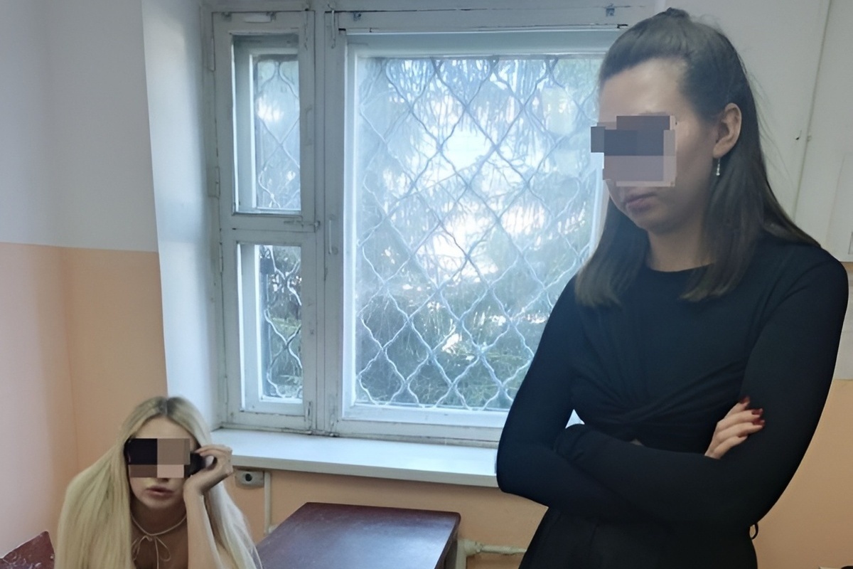 Две пьяные девушки угнали машину таксиста в Чебоксарах и врезались на ней в забор