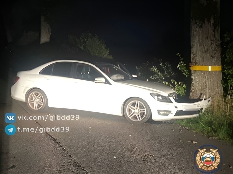 В Багратионовске водитель влетел в дерево