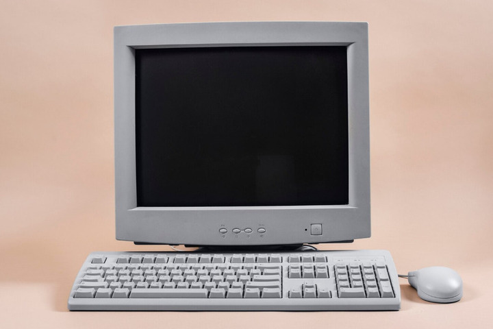 Минчанин потратил пять лет на восстановление редкого компьютера IBM PC из 90-х