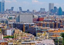 В то время как многие западные страны ужесточают миграционное законодательство, Испания идет противоположным путем