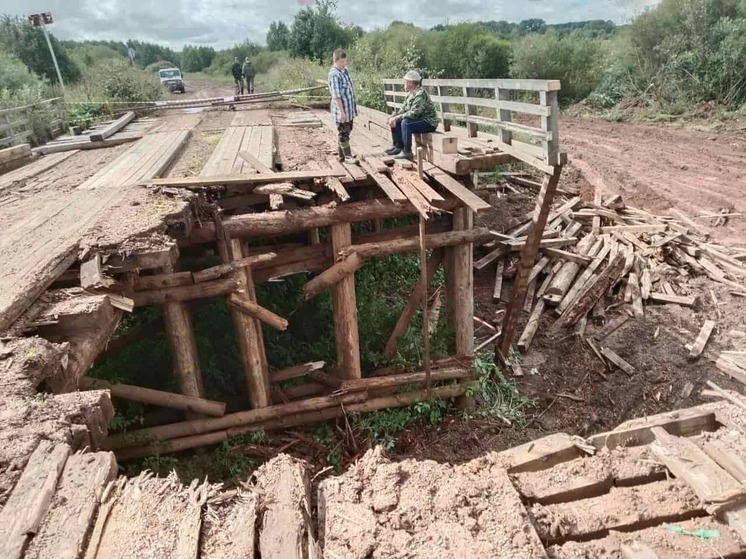 Деревня Вогульцы: жизнь на краю из-за разрушенного моста через реку Святицу