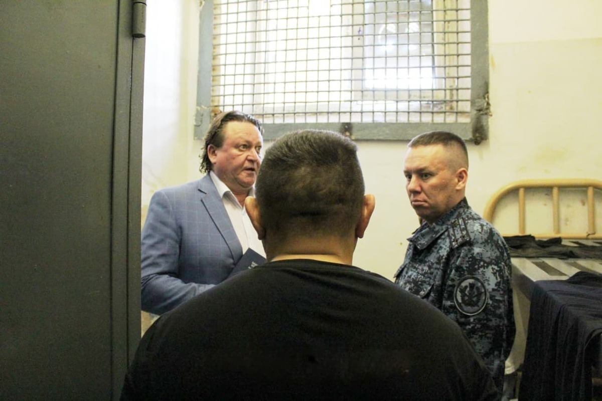 Жалоб от персонала на нарушение прав человека не поступило