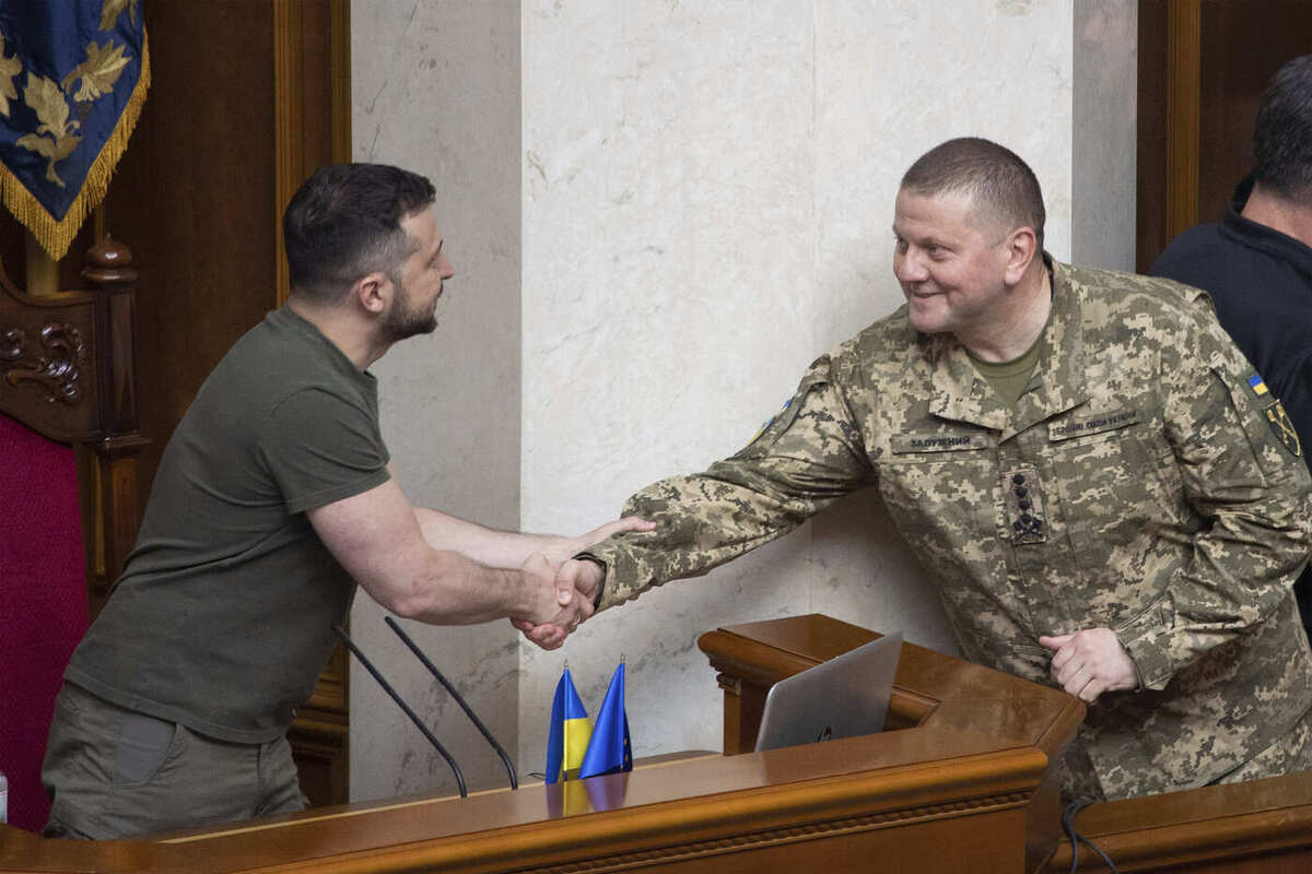 Российское посольство в Лондоне обвинило Залужного в расколе украинского общества