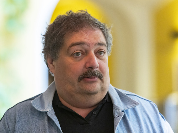 Российские власти заочно арестовали писателя Дмитрия Быкова* и требуют экстрадиции