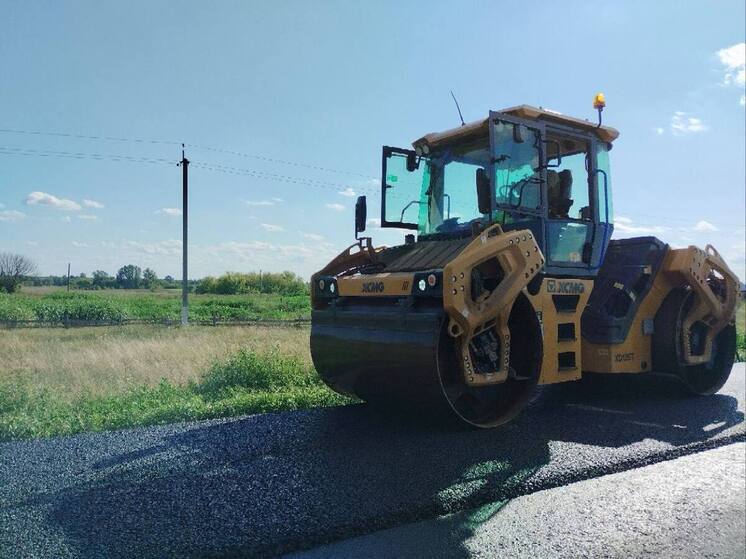 В Солнцевском районе Курской области продолжается ремонт дорог к школам и дому культуры