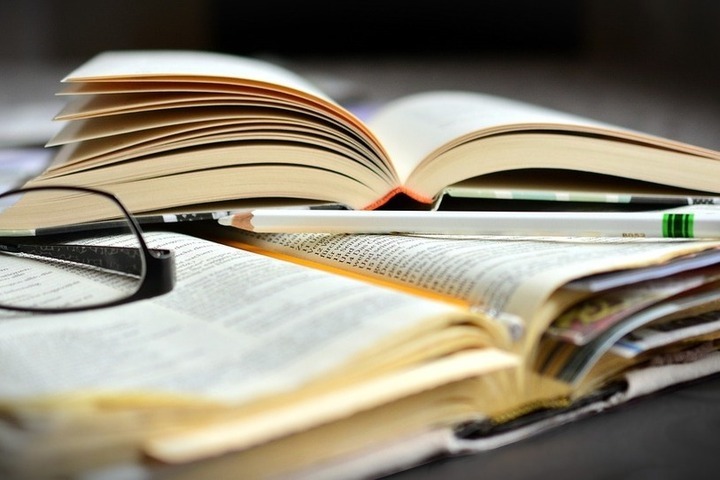 Илон Маск перечислил книги, которые помогли ему стать миллиардером