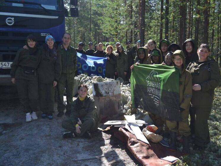 В Ноябрьске очистили территорию у озера Ханто