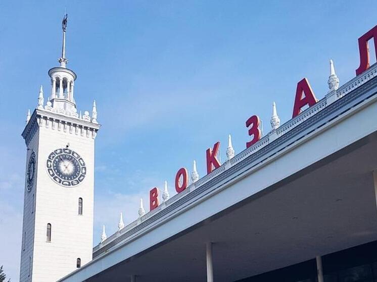 Поезд Москва — Имеретинский курорт врезался в грузовик под Тулой