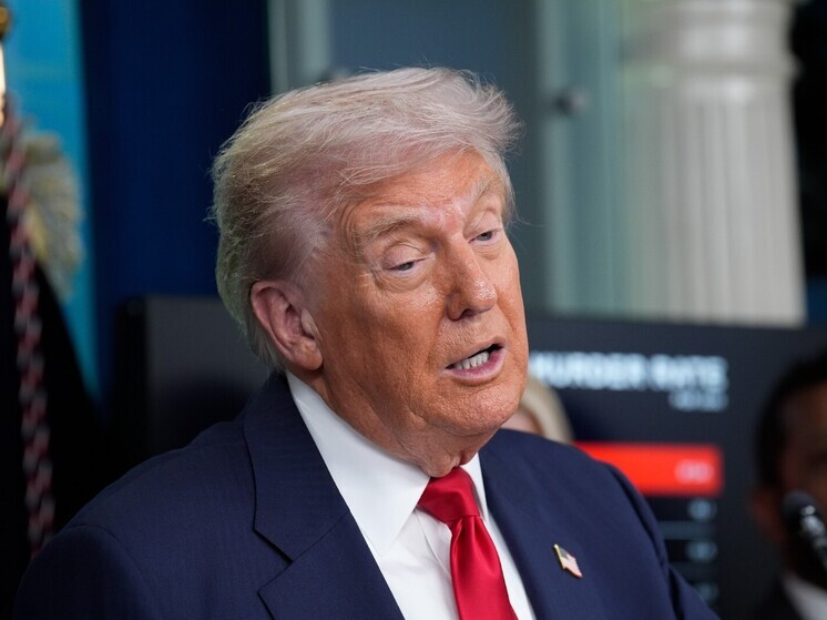 Президент США снова отложил введение жестких пошлин в отношении Китая