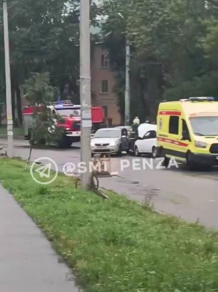 Renault и Lada стали участниками утреннего ДТП в Пензе