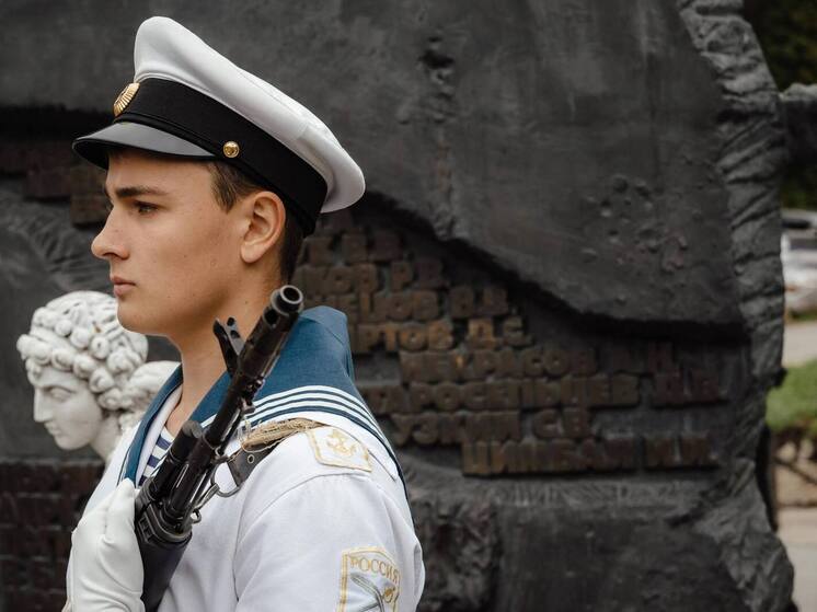 В Курской области почтили память экипажа подлодки «Курск»