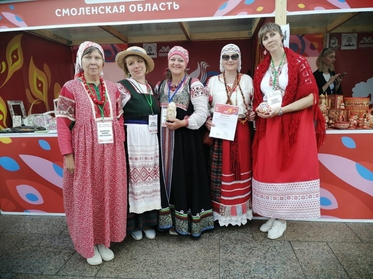 Смоляне приняли участие в XIV Межрегиональном фестивале славянского искусства "Русское поле"