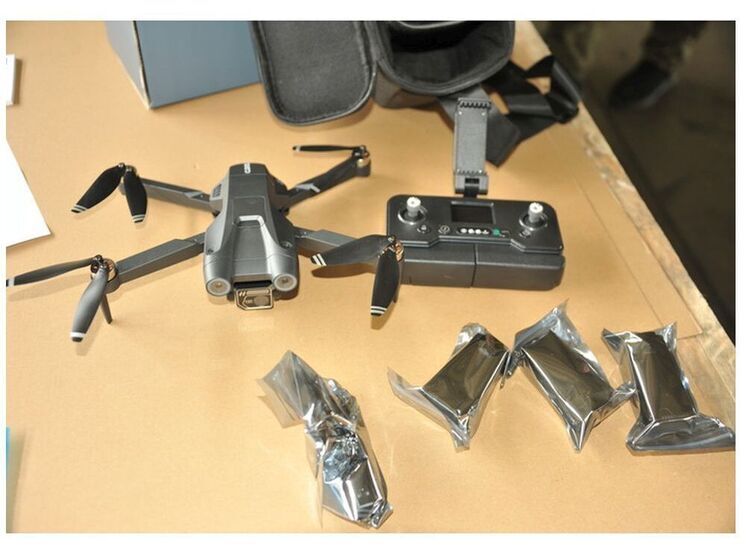 Смоленская таможня передала на СВО конфискованные квадрокоптеры и зарядные USB  устройства