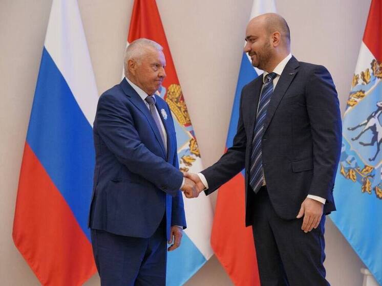Губернатор Вячеслав Федорищев вручил почетные награды жителям Самарской области