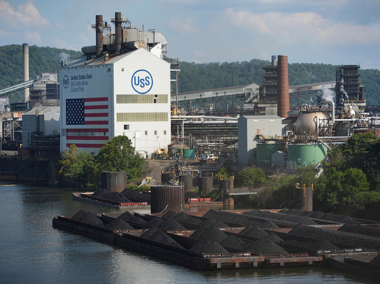 В результате взрыва на заводе компании US Steel недалеко от Питтсбурга (штат Пенсильвания) в понедельник погибли два человека, не менее 10 были госпитализированы