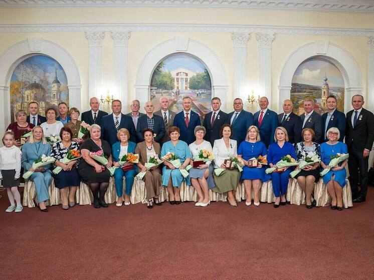 Владислав Шапша поздравил калужан, получивших госнаграды