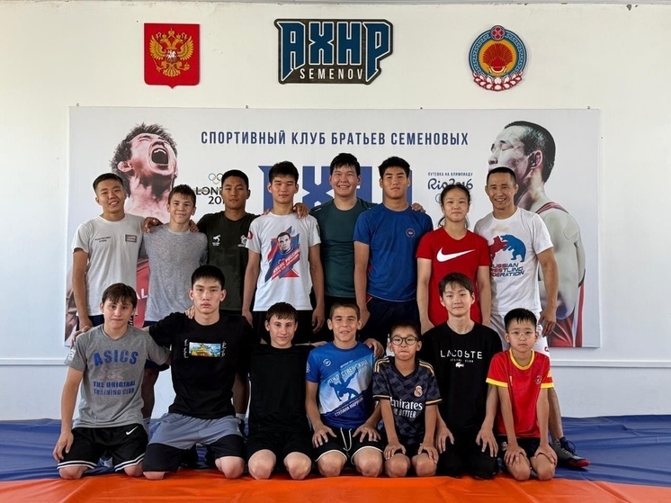В Калмыкии братья-борцы открыли спортклуб «Ахнр»
