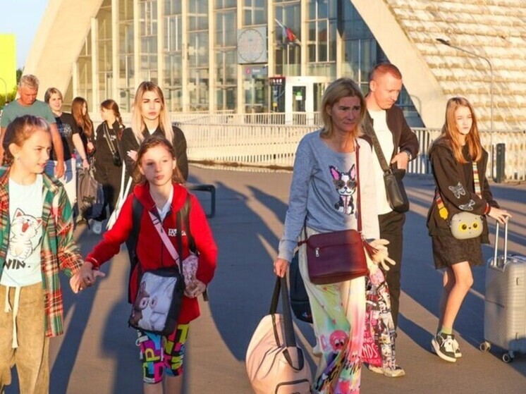 Денис Мирошниченко помог 30 детям из ЛНР отдохнуть в Беларуси