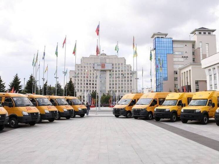 В муниципалитеты Вологодской области отправились 19 новых школьных автобусов
