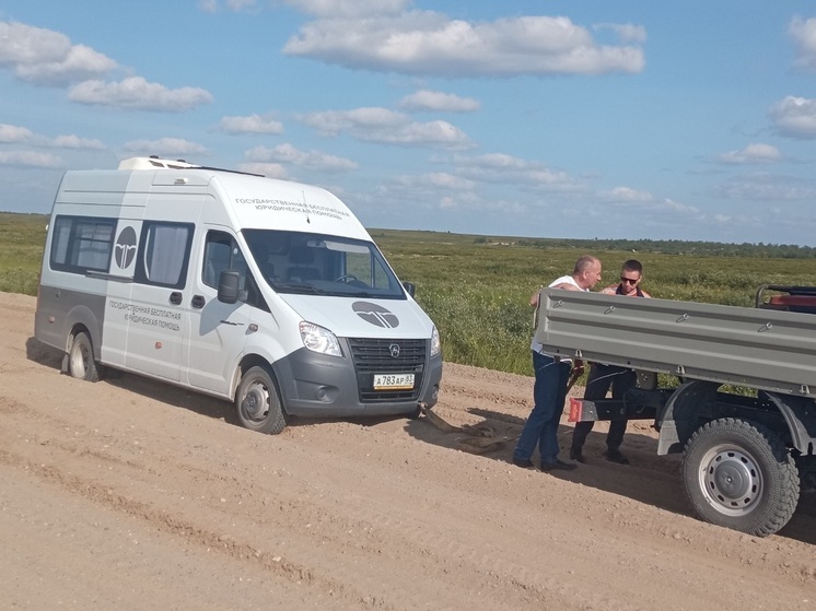 Госюристу в НАО помогли выбраться из песчаной ловушки