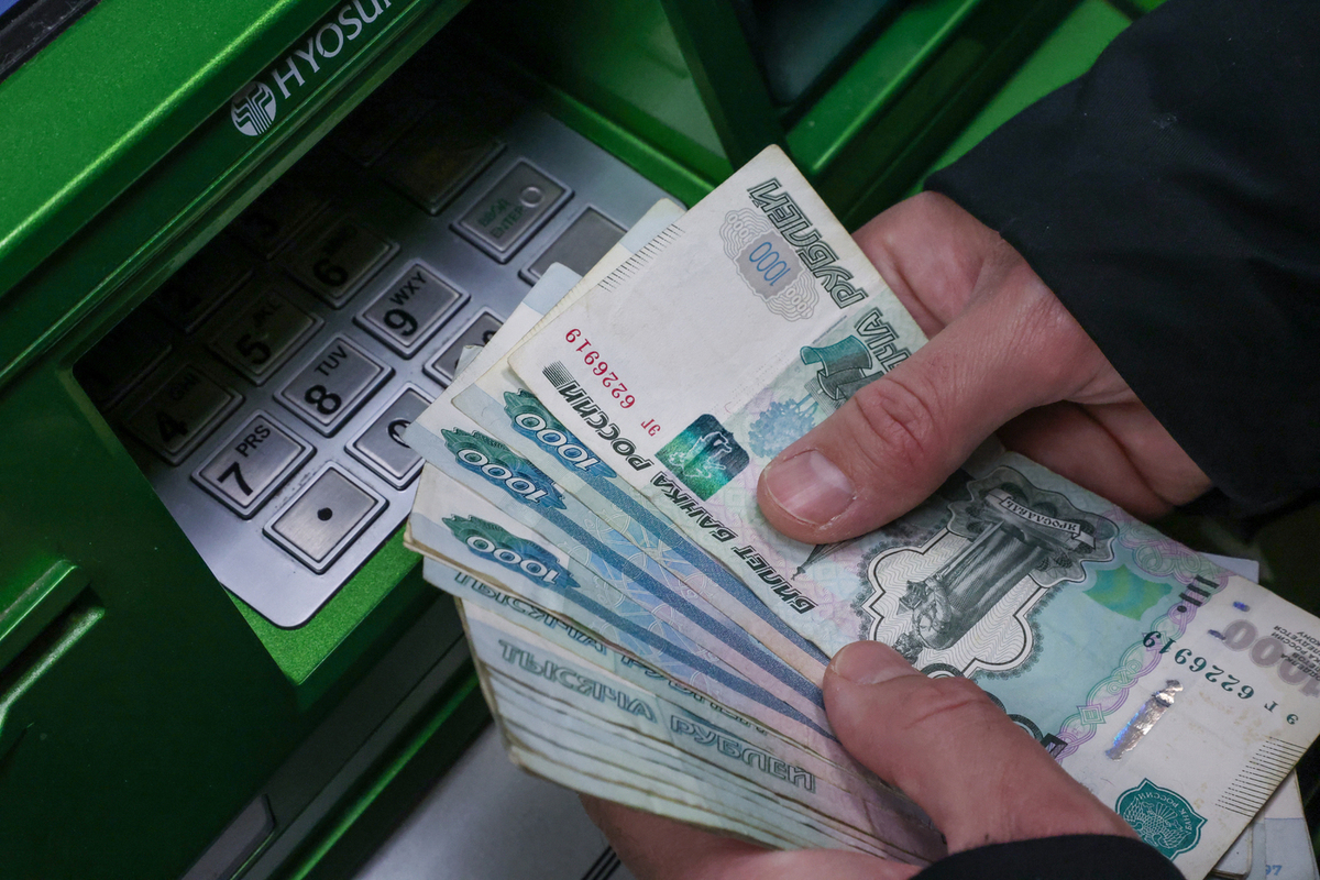 Экономист Беляев: на рост спроса на наличку влияет ужесточение правил безналичных переводов