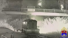 Поджигающие тепловоз в депо орловские подростки попали на видео