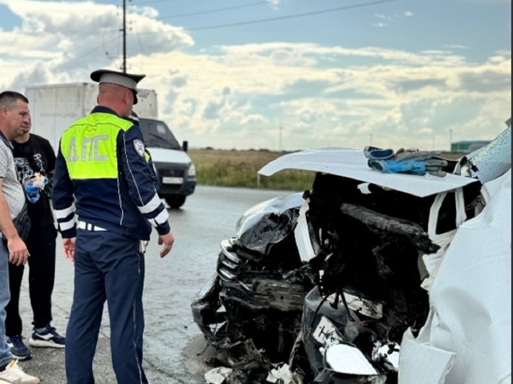 Трое детей и двое взрослых пострадали в ДТП возле Екатеринбурга