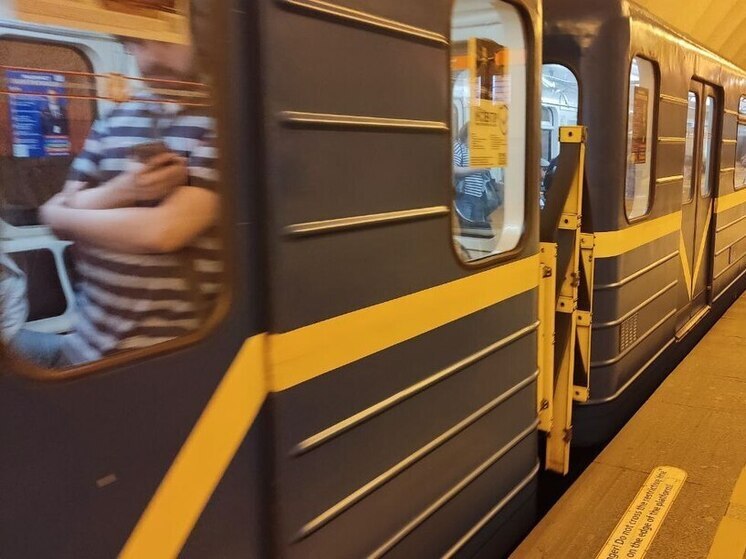 Вагоны фиолетовой ветки в Петербурге гремят как реактивный самолет
