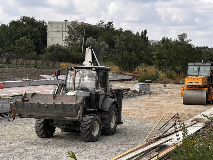 В Невинномысске благоустраивают сквер «Новый»