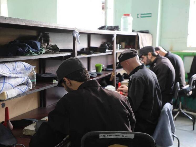 В колонии №2 Махачкалы произвели обуви на 3 млн рублей в 2025 году