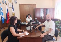 Глава Генического муниципального округа Юлия Семякина провела рабочую встречу с представителем управляющей компании «Индустриальный парк «ТАВРИЯ»