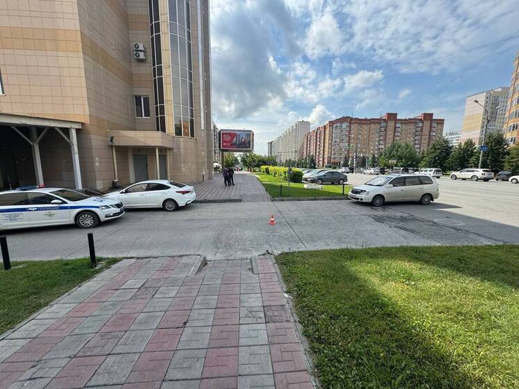 В Новосибирске водитель иномарки сбил 9-летнюю велосипедистку и скрылся