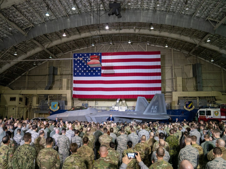 ADN: военные США запустили с Аляски воздушный шар в сторону России