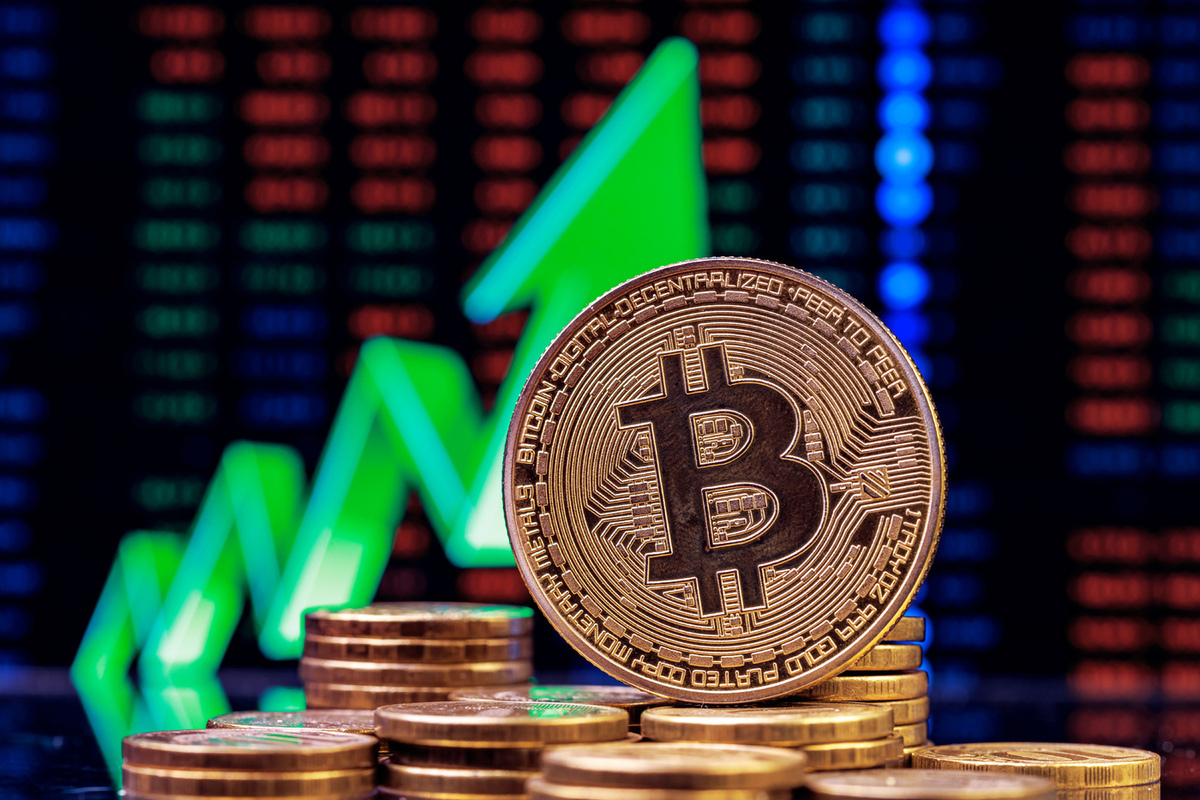 Британец, выбросивший биткоины на миллиарды рублей, решил прекратить их поиски