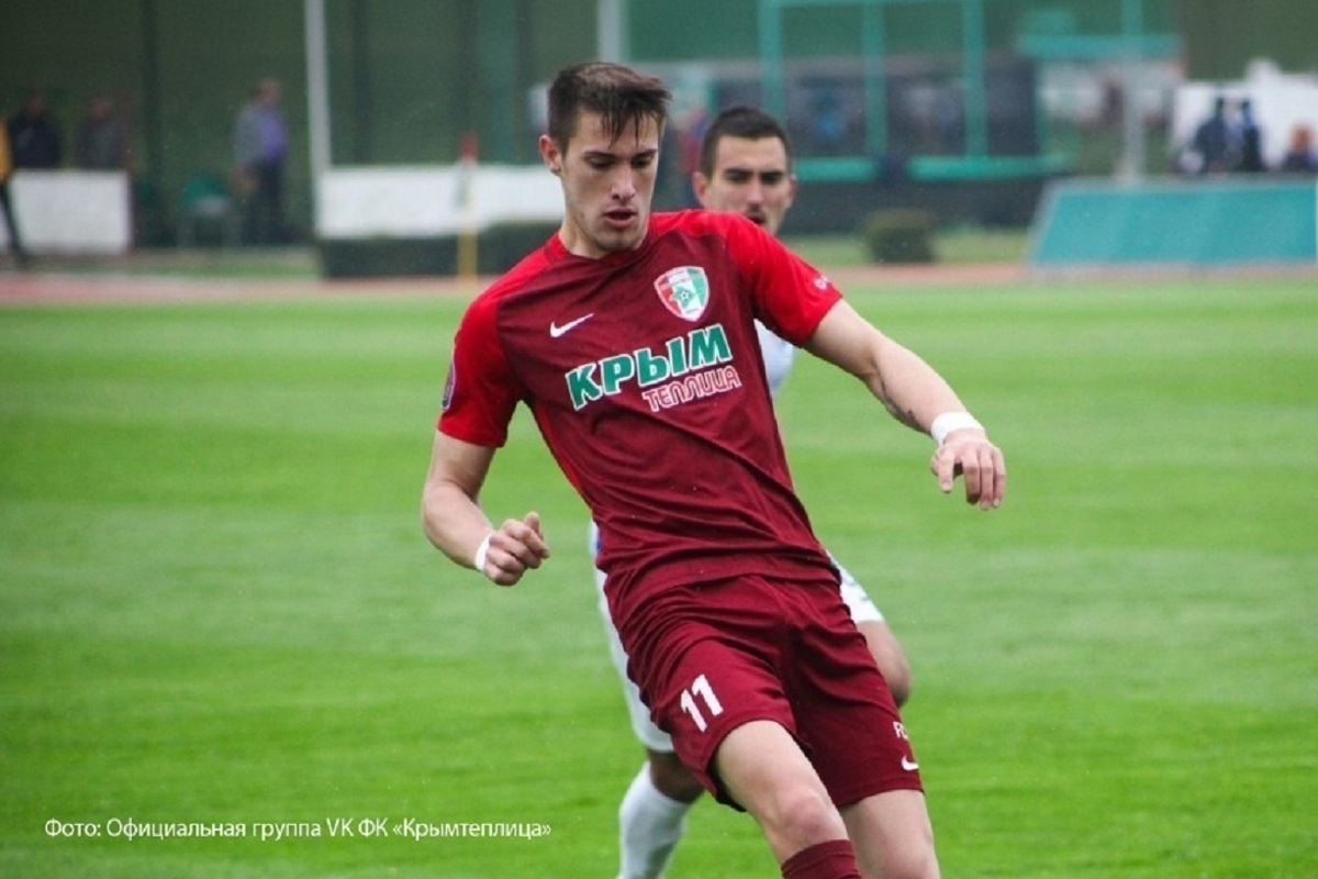 Российский футбольный нападающий Владимир Писарский попросил президента РФС разобраться со своими судьями.