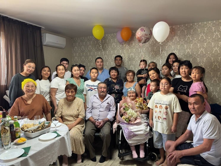 Жительница Элисты отметила 95-летний юбилей