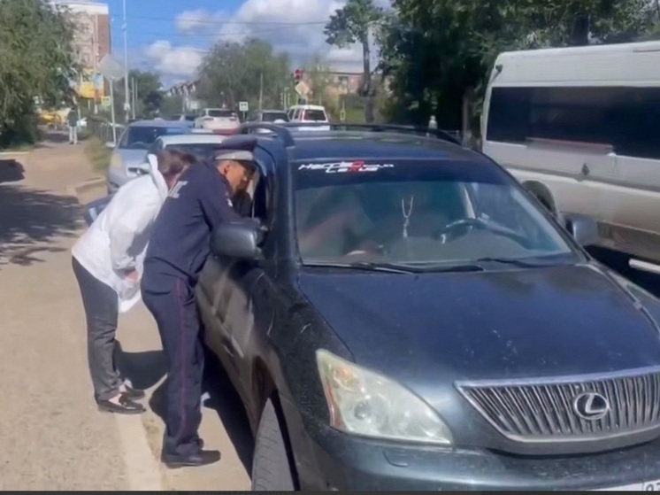  В Улан-Удэ сотрудники ГАИ устанавливают обстоятельства ДТП с участием несовершеннолетних