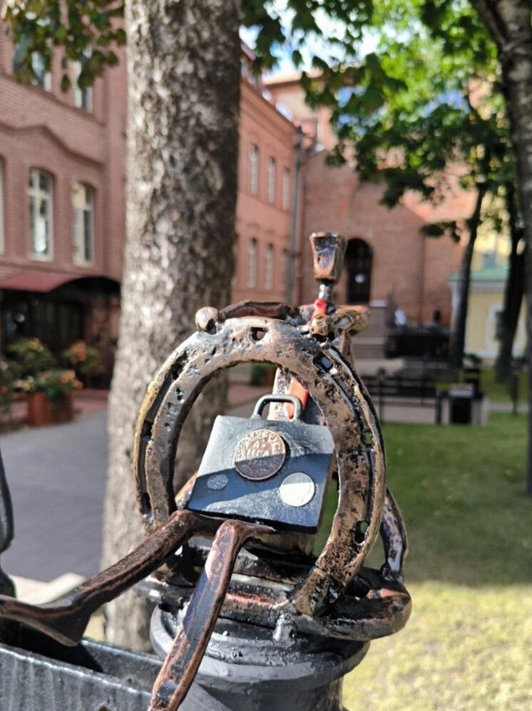 В Смоленске появился "смоленский ангел" - талисман для бизнеса