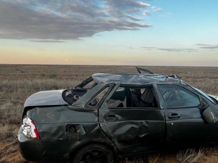 В дорожной аварии в Калмыкии пострадали трое детей