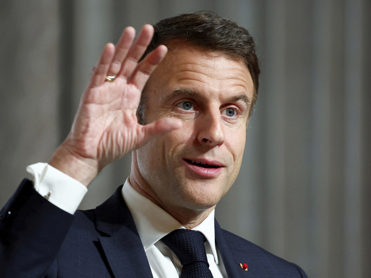 Макрон: Трамп пообещал не решать территориальные вопросы Украины без Киева